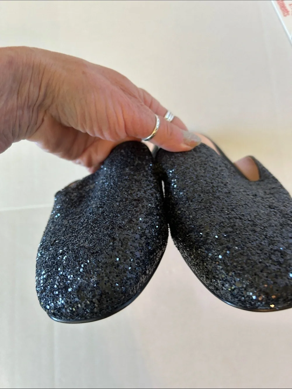 KATE SPADE NEW YORK GOWAN LEATHER MULES IN BLACK GLITTER SIZE 8
